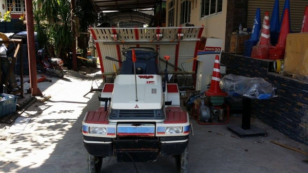 รถปลูกข้าวนั่งขับ MITSUBISHI รุ่น MPR55H เก่าญี่ปุ่น ดำนา 5 แถว สภาพสวย เครื่องยนต์ติดง่าย สภาพสวยพร้อมใช้งาน รถปลูกข้าวนั่งขับ MITSUBISHI รุ่น MPR55H เก่าญี่ปุ่น ดำนา 5 แถว สภาพสวย เครื่องยนต์ติดง่าย สภาพสวยพร้อมใช้งาน