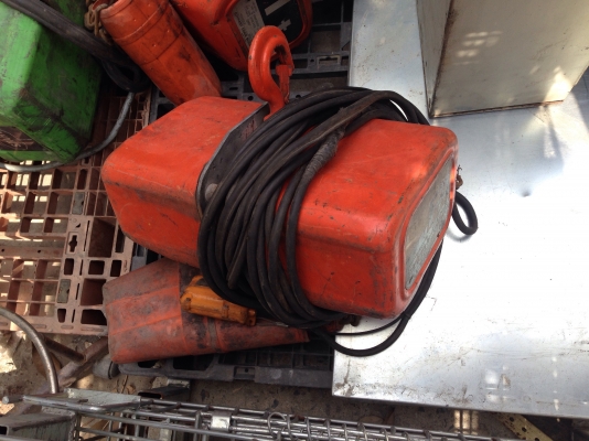 ขายรอกไฟฟ้า Elephant 1 Ton 380V สภาพสวย พร้อมใช้งาน