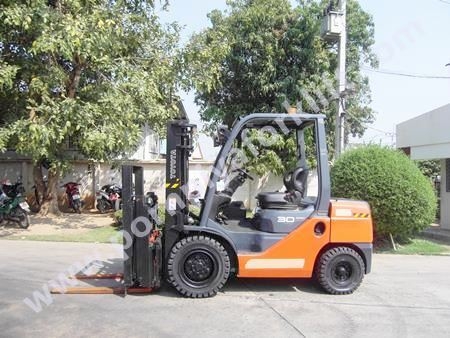 จำหน่ายรถ Forklift TOYOTA 52-8FD30