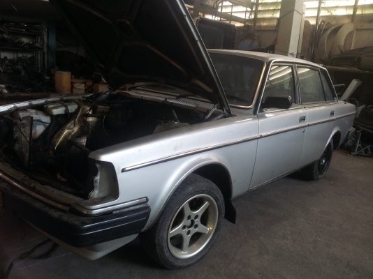 ขายบอดี้พร้อมทะเบียนvolvo244