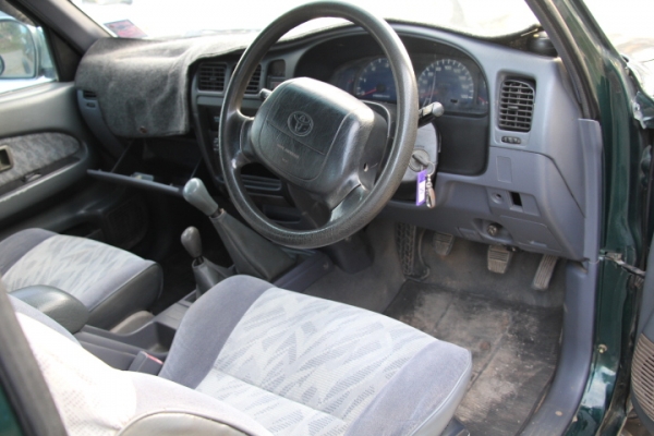 4WD ปี1999 เครื่องดี คัชชีสวย และมีรถราคาถูกๆราคาส่ง. ราคาพ่อค้า. เชิญชมรายละเอืยด.http://www.rodban.net/