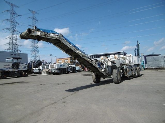 รถขูดผิวถนน KOMATSU GC380F-2 ปี1998 11986ชม. กัดกว้าง 2.07 เมตร กัดลึก 15ซม. 495 แรงม้า สนใจติดต่อมาได้เลยครับ รถขูดผิวถนน KOMATSU GC380F-2 ปี1998 11986ชม. กัดกว้าง 2.07 เมตร กัดลึก 15ซม. 495 แรงม้า สนใจติดต่อมาได้เลยครับ