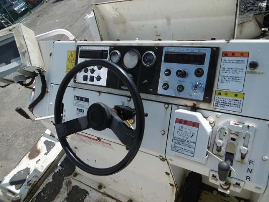 รถขูดผิวถนน KOMATSU GC380F-2 ปี1998 11986ชม. กัดกว้าง 2.07 เมตร กัดลึก 15ซม. 495 แรงม้า สนใจติดต่อมาได้เลยครับ รถขูดผิวถนน KOMATSU GC380F-2 ปี1998 11986ชม. กัดกว้าง 2.07 เมตร กัดลึก 15ซม. 495 แรงม้า สนใจติดต่อมาได้เลยครับ