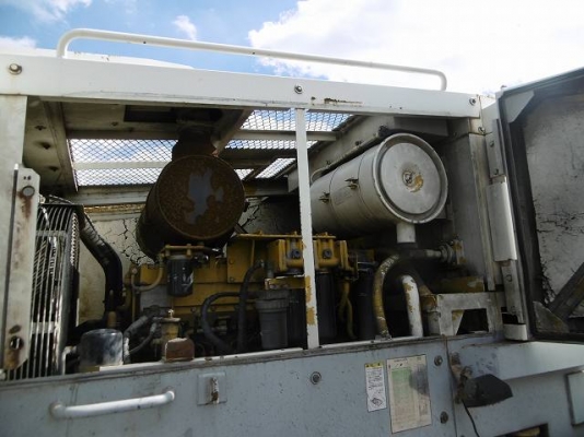 รถขูดผิวถนน KOMATSU GC380F-2 ปี1998 11986ชม. กัดกว้าง 2.07 เมตร กัดลึก 15ซม. 495 แรงม้า สนใจติดต่อมาได้เลยครับ รถขูดผิวถนน KOMATSU GC380F-2 ปี1998 11986ชม. กัดกว้าง 2.07 เมตร กัดลึก 15ซม. 495 แรงม้า สนใจติดต่อมาได้เลยครับ