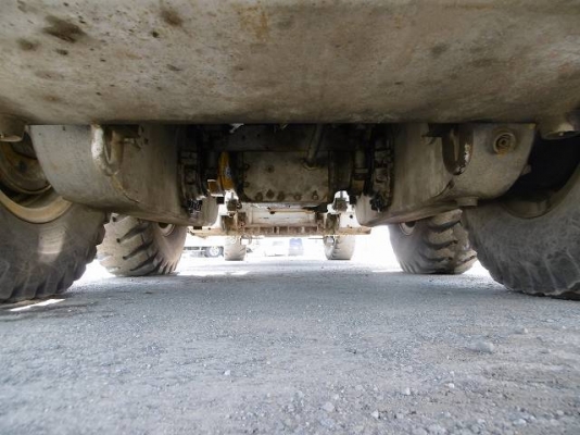 รถขูดผิวถนน KOMATSU GC380F-2 ปี1998 11986ชม. กัดกว้าง 2.07 เมตร กัดลึก 15ซม. 495 แรงม้า สนใจติดต่อมาได้เลยครับ รถขูดผิวถนน KOMATSU GC380F-2 ปี1998 11986ชม. กัดกว้าง 2.07 เมตร กัดลึก 15ซม. 495 แรงม้า สนใจติดต่อมาได้เลยครับ