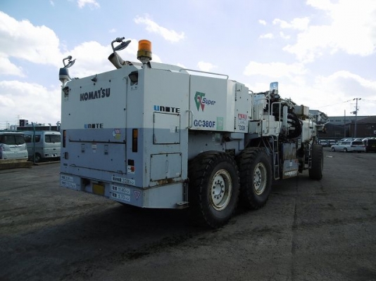 รถขูดผิวถนน KOMATSU GC380F-2 ปี1998 11986ชม. กัดกว้าง 2.07 เมตร กัดลึก 15ซม. 495 แรงม้า สนใจติดต่อมาได้เลยครับ รถขูดผิวถนน KOMATSU GC380F-2 ปี1998 11986ชม. กัดกว้าง 2.07 เมตร กัดลึก 15ซม. 495 แรงม้า สนใจติดต่อมาได้เลยครับ