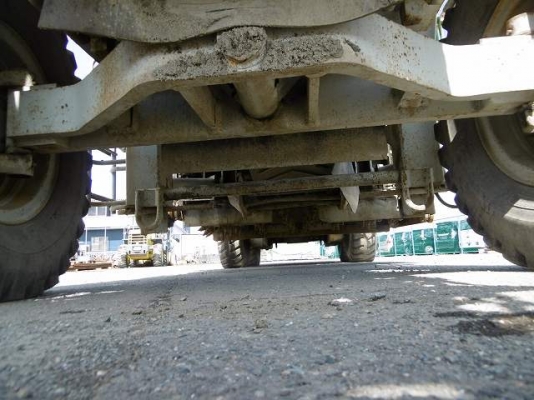 รถขูดผิวถนน KOMATSU GC380F-2 ปี1998 11986ชม. กัดกว้าง 2.07 เมตร กัดลึก 15ซม. 495 แรงม้า สนใจติดต่อมาได้เลยครับ รถขูดผิวถนน KOMATSU GC380F-2 ปี1998 11986ชม. กัดกว้าง 2.07 เมตร กัดลึก 15ซม. 495 แรงม้า สนใจติดต่อมาได้เลยครับ