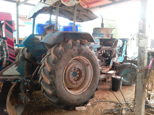 ขายรถไถ FORD 6610 เสื้อลายสภาพพร้อมใช้เอกสารทะเบียน ขายรถไถ FORD 6610 เสื้อลายสภาพพร้อมใช้เอกสารทะเบียน