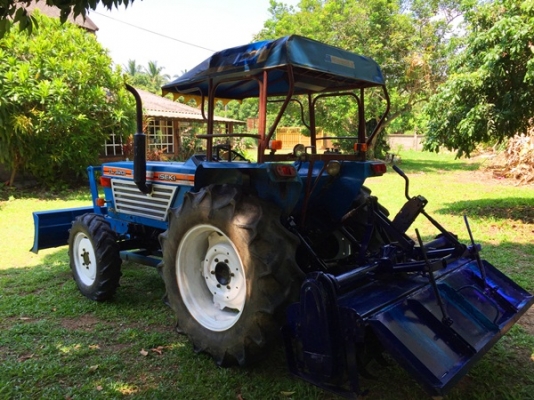รถไถ อิเซกิ รุ่น TL3201 4WD 2เพลา 32แรงม้า อุปกรณ์มี ดันหน้า ผาน โรตารี่ แถมพัดลม 1 ตัว เปลี่ยนปั้มไฮโดรลิคใหม่ เครื่องสภาพดี ราคาคุยกันได้ครับ