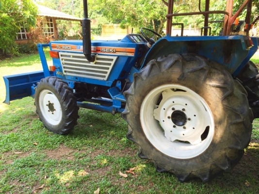 รถไถ อิเซกิ รุ่น TL3201 4WD 2เพลา 32แรงม้า อุปกรณ์มี ดันหน้า ผาน โรตารี่ แถมพัดลม 1 ตัว เปลี่ยนปั้มไฮโดรลิคใหม่ เครื่องสภาพดี ราคาคุยกันได้ครับ