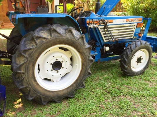 รถไถ อิเซกิ รุ่น TL3201 4WD 2เพลา 32แรงม้า อุปกรณ์มี ดันหน้า ผาน โรตารี่ แถมพัดลม 1 ตัว เปลี่ยนปั้มไฮโดรลิคใหม่ เครื่องสภาพดี ราคาคุยกันได้ครับ
