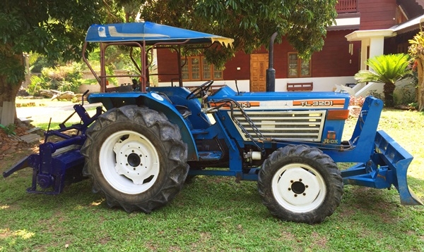 รถไถ อิเซกิ รุ่น TL3201 4WD 2เพลา 32แรงม้า อุปกรณ์มี ดันหน้า ผาน โรตารี่ แถมพัดลม 1 ตัว เปลี่ยนปั้มไฮโดรลิคใหม่ เครื่องสภาพดี ราคาคุยกันได้ครับ