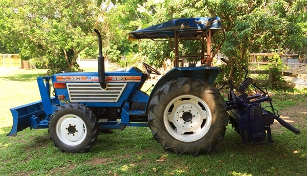 รถไถ อิเซกิ รุ่น TL3201 4WD 2เพลา 32แรงม้า อุปกรณ์มี ดันหน้า ผาน โรตารี่ แถมพัดลม 1 ตัว เปลี่ยนปั้มไฮโดรลิคใหม่ เครื่องสภาพดี ราคาคุยกันได้ครับ
