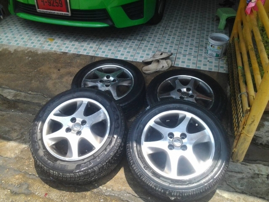 ขายล้อแม็กขอบ15 4รู100พร้อมยาง ต่อรองได้ครับ