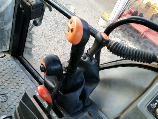 ขายรถไถฟอร์ด  FORD  NEWHOLLAND  7740  4WD