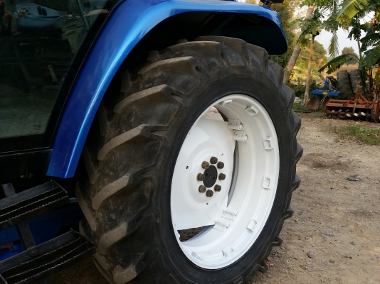 ขายรถไถฟอร์ด  FORD  NEWHOLLAND  7740  4WD