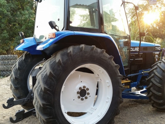 ขายรถไถฟอร์ด  FORD  NEWHOLLAND  7740  4WD