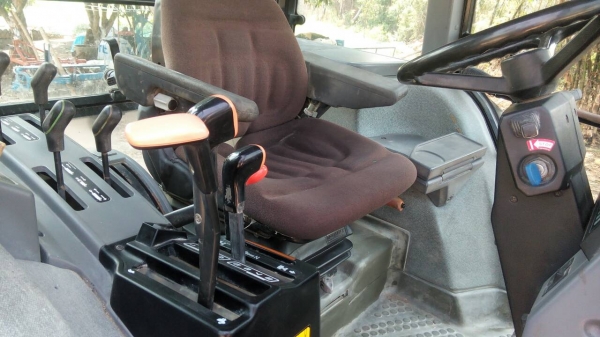 ขายFORD  NEWHOLLAND  7740  4WD