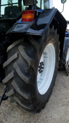 ขายFORD  NEWHOLLAND  7740  4WD