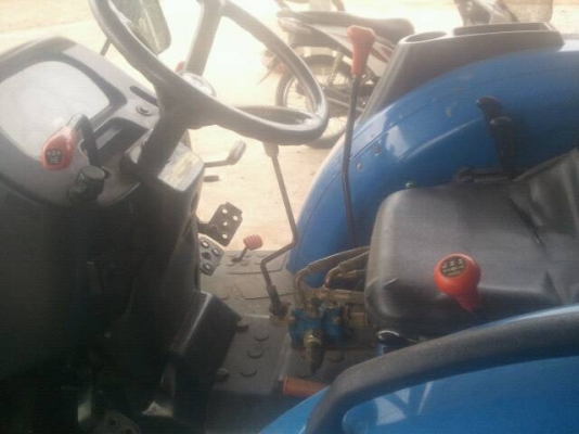 ขายรถไถฟอร์ด NEWHOLLAND รุ่นTC38R พร้อมดันหน้า +หาง5+โรตารี่่+ทะเบียนพร้อมโอน ขายรถไถฟอร์ด NEWHOLLAND รุ่นTC38R พร้อมดันหน้า +หาง5+โรตารี่่+ทะเบียนพร้อมโอน