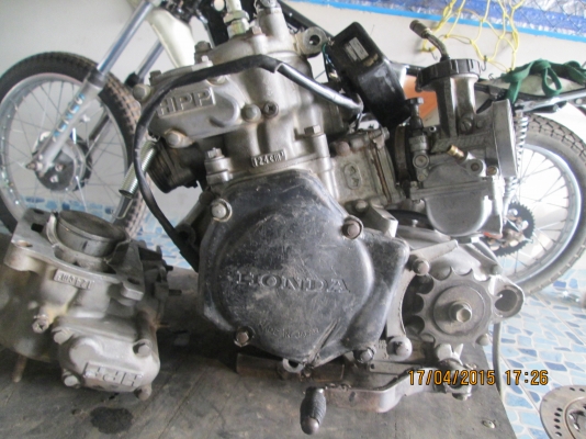 ขายเครื่อง Cr 125 ปี92 ครบๆเอาไปใส่วิ่งใด้เลยครับ ขายเครื่อง Cr 125 ปี92 ครบๆเอาไปใส่วิ่งใด้เลยครับ