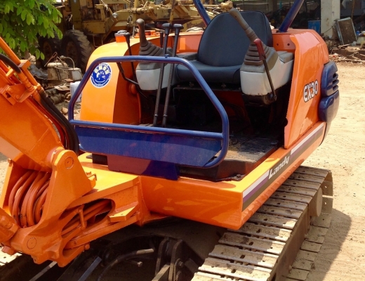 ขายรถขุด. ฮิตาชิ. ขนาด30. คอนโทลสั้น. ปั๊มนิ้ว. มีหัวกระแทก.  รถพร้อมใช้งาน.  เอกสารใบอินวอยพร้อม.   สนใจ. 096-3268553. ช่างเบนซ์