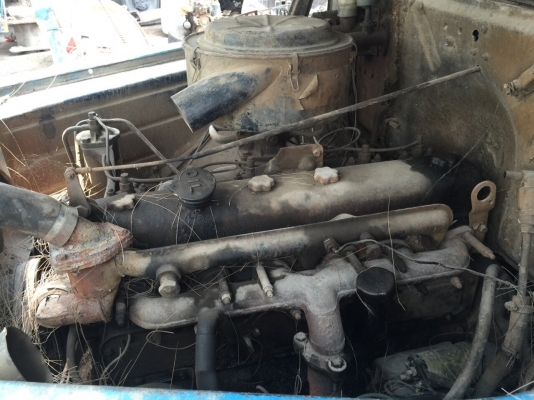 ต้องการขายรถบรรทุกน้ำ6ล้อTOYOTAหน้ายาว รถขับได้ ขายตามสภาพ ทะเบียนพร้อมโอน