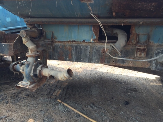 ต้องการขายรถบรรทุกน้ำ6ล้อTOYOTAหน้ายาว รถขับได้ ขายตามสภาพ ทะเบียนพร้อมโอน ต้องการขายรถบรรทุกน้ำ6ล้อTOYOTAหน้ายาว รถขับได้ ขายตามสภาพ ทะเบียนพร้อมโอน