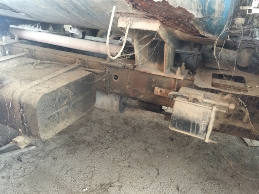 ต้องการขายรถบรรทุกน้ำ6ล้อISUZUหน้ายาว รถขับได้ ขายตามสภาพ เล่มทะเบียนพร้อมชุดโอน