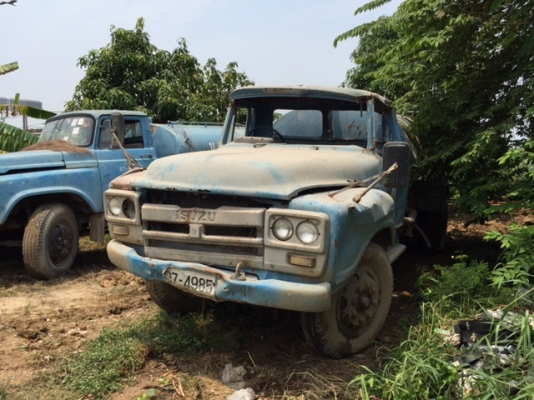 ต้องการขายรถบรรทุกน้ำ6ล้อISUZUหน้ายาว รถขับได้ ขายตามสภาพ เล่มทะเบียนพร้อมชุดโอน