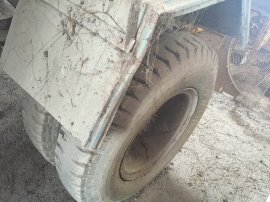 ต้องการขายรถบรรทุกน้ำ6ล้อISUZUหน้ายาว รถขับได้ ขายตามสภาพ เล่มทะเบียนพร้อมชุดโอน