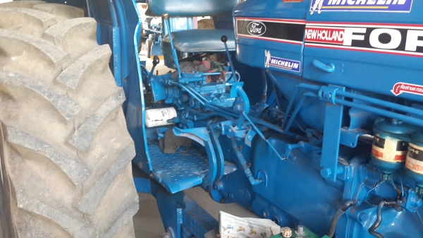 ขายรถไถ 6600 แท้เต็มคัน เครื่อง T5 สภาพดี ใช้งานได้ทุกระบบ ทำสีแล้ว มีเล่มทะเบียน