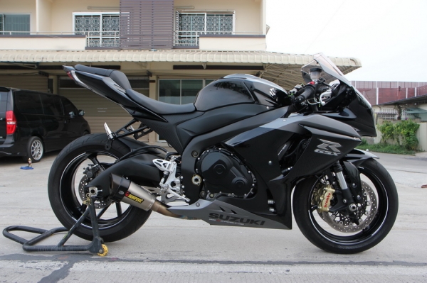 ขาย SUZUKI GSXR1000 L4 ปี 2014 ทะเบียนพร้อมโอน รถศูนย์ ท่ออาคาโปวิค