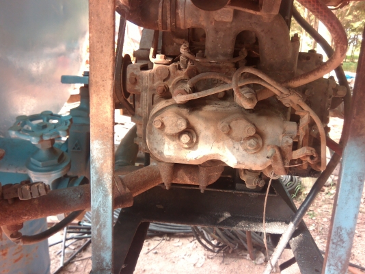 ขายแท๊งค์น้ำ.   พร้อมเครื่อง. พร้อมหัวฉีดแรงดันสูง