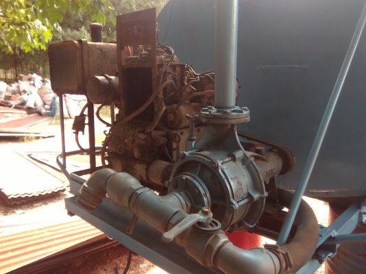 ขายแท๊งค์น้ำ.   พร้อมเครื่อง. พร้อมหัวฉีดแรงดันสูง