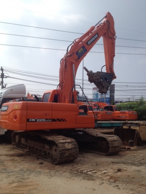 ขาย Doosan. Dx225lca. Breaker ขาย Doosan. Dx225lca. Breaker