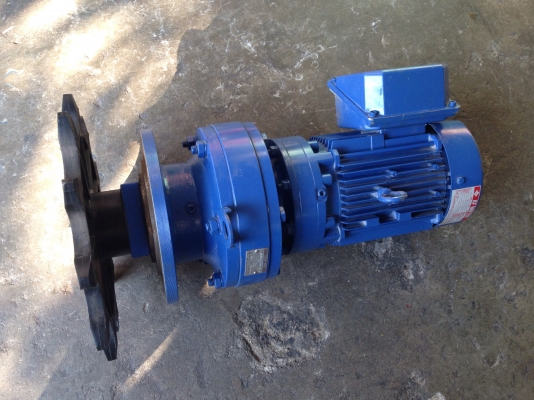ขายมอเตอร์เกียร์ Cycro drive Sumitomo 0.5HP. 380V แบบหน้าแปรน อัตราทด 1:143 ของใหม่ไม่เคยใช้งาน