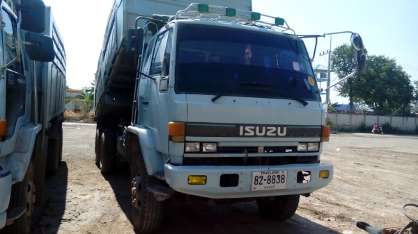Isuzu rocky 240 นางฟ้าแท้  สองเพลาดั๊ม เทอร์โบ อินเตอร์คูลเลอร์ มีระบบลากพ่วง รหัสแชสซี FXZ23NFPFR-xxxx รถพร้อมใช้ วิ่งงานอยู่ครับ ลดราคา 1100000