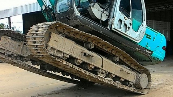 ขาย Kobelco SK200 mark V เครื่องแน่น ปั้มแห้ง แรง ไม่โหลด ช่วงล่างเต็ม พร้อมใช้งาน เอกสารเล่มทะเบียน ลดราคา 950,000