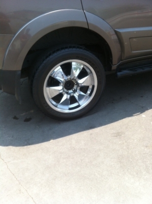 ล้อขอบ 20 โครมเมี่ยม พร้อมยางปี 12 ล้อขอบ 20 โครมเมี่ยม พร้อมยางปี 12