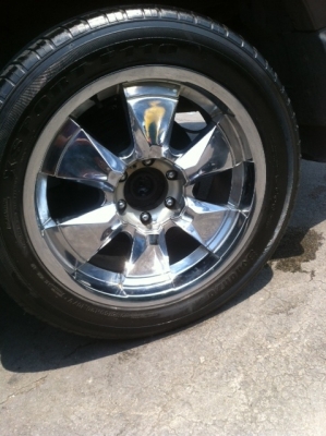 ล้อขอบ 20 โครมเมี่ยม พร้อมยางปี 12