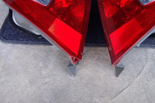 ไฟท้าย,Honda Jazz GE 2008 หนึ่งคู่ 1,000