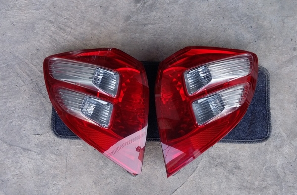 ไฟท้าย,Honda Jazz GE 2008 หนึ่งคู่ 1,000