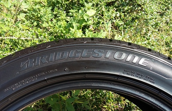 ยาง,205-50-17 Bridgestone MY02 ปลายปี12หนึ่งชุด 2,700