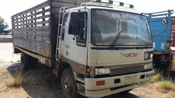 ขาย6ล้อฮีโน่ สิงไฮเทค FF3H เครื่อง HO7D 195แรงม้า ยางดี6เส้น สภาพ หมายเลขชัชซีสวย แต่ชัชซีผุมากตลอดเส้น ใช้ไม่ได้ อุปกรณ์-เอกสารครบ ขายตามสภาพ