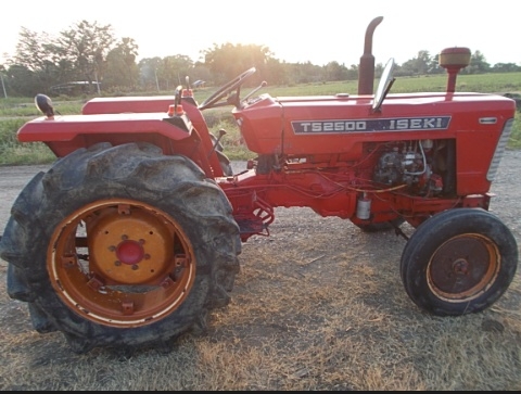 อิซากิ Ts28 แรง เครื่องดี เกียดี  ยางดี พร้อมใช้งาน สนใจติดต่อ0899638932ช่างนวน