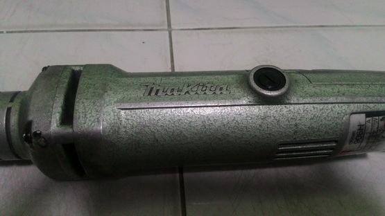 เครื่องเจียร์คอตรง มากิต้า 906H แกน 6 มิล สภาพพร้อมใช้งานครับ