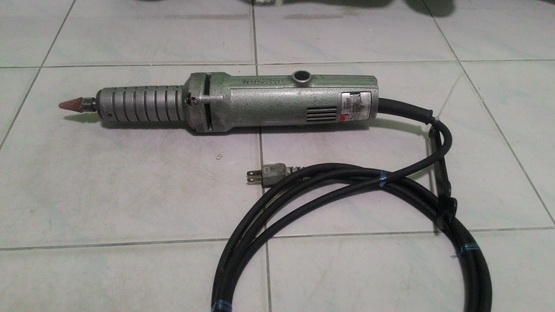 เครื่องเจียร์คอตรง มากิต้า 906H แกน 6 มิล สภาพพร้อมใช้งานครับ