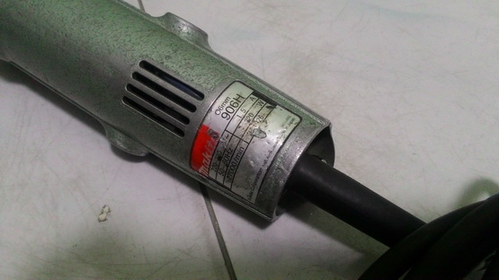 เครื่องเจียร์คอตรง มากิต้า 906H แกน 6 มิล สภาพพร้อมใช้งานครับ