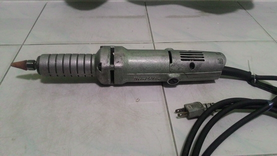 เครื่องเจียร์คอตรง มากิต้า 906H แกน 6 มิล สภาพพร้อมใช้งานครับ